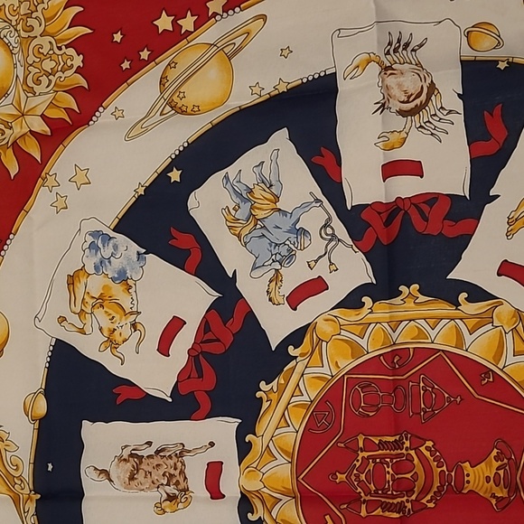 New in Package Horoscope Unbranded Silk Look Scarf - Picture 11 of 12